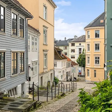 Hébergement de vacances Dinbnb Homes I 4-apartment House In Idyllic Location *